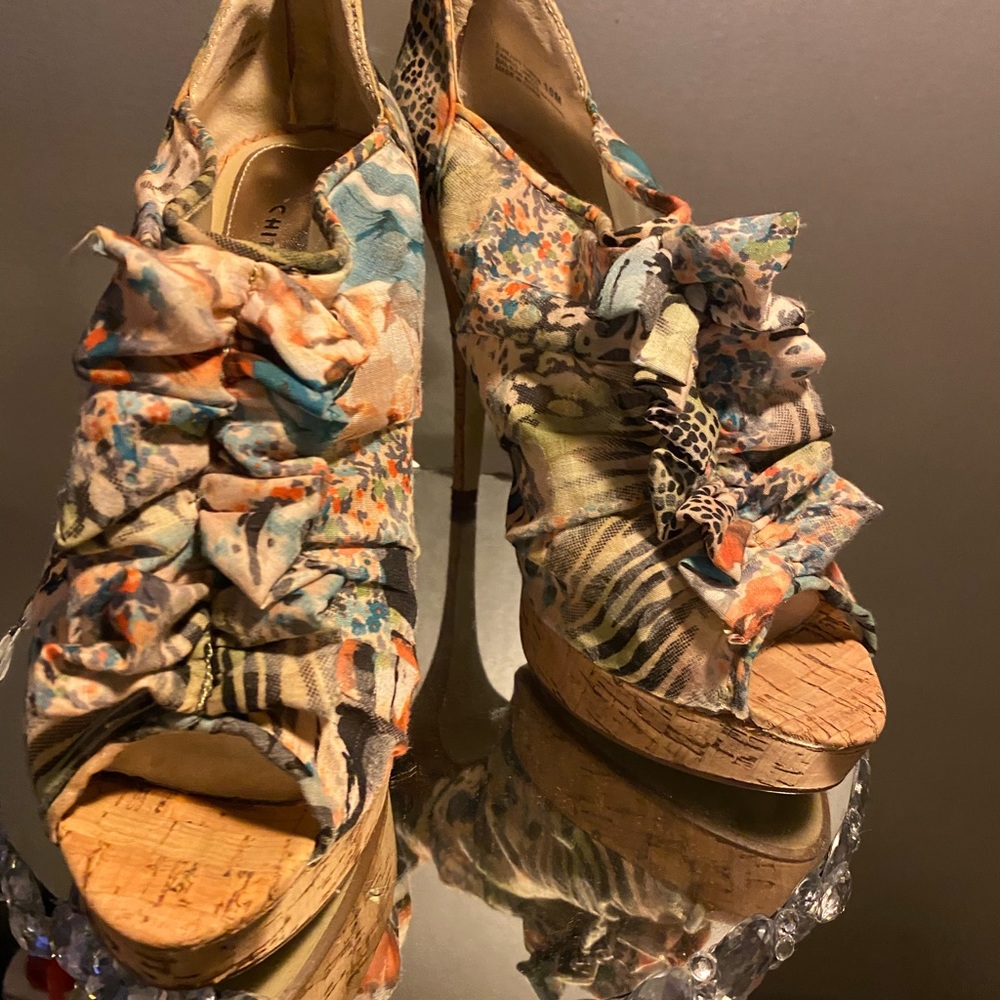 Gorgeous slightly worn but in excellent condition